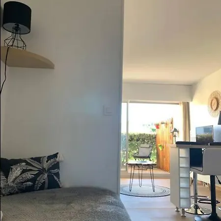Du Port Avec Terrasse, Parking Privatif, Piscine Dans Résidence , Wifi, Ménage Compris Appartamento *