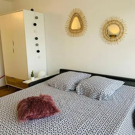 Du Port Avec Terrasse, Parking Privatif, Piscine Dans Résidence , Wifi, Ménage Compris Andernos-les-Bains