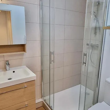 Appartamento Du Port Avec Terrasse, Parking Privatif, Piscine Dans Résidence , Wifi, Ménage Compris