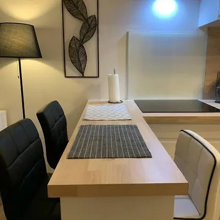 Appartement Du Port Avec Terrasse, Parking Privatif, Piscine Dans Résidence , Wifi, Ménage Compris
