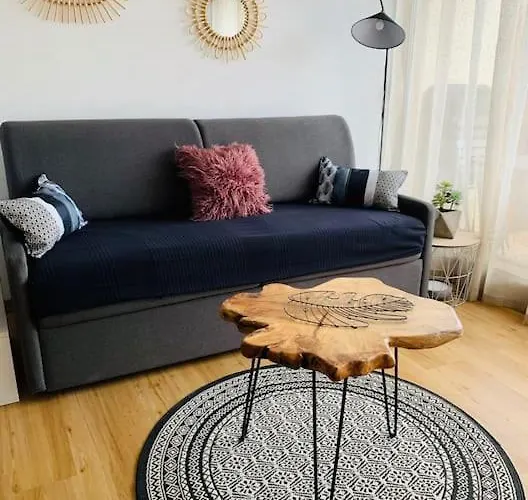 Nala Avec Terrasse, Parking Privatif, Piscine Dans , Wifi, Menage Compris *